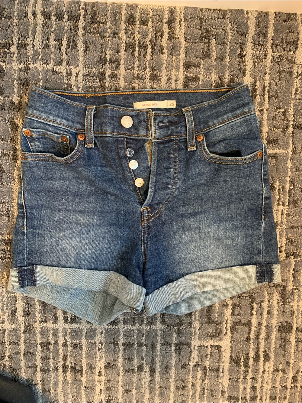 Levi's size 25 Wedgie Blue Denim Roll Cuff Shorts